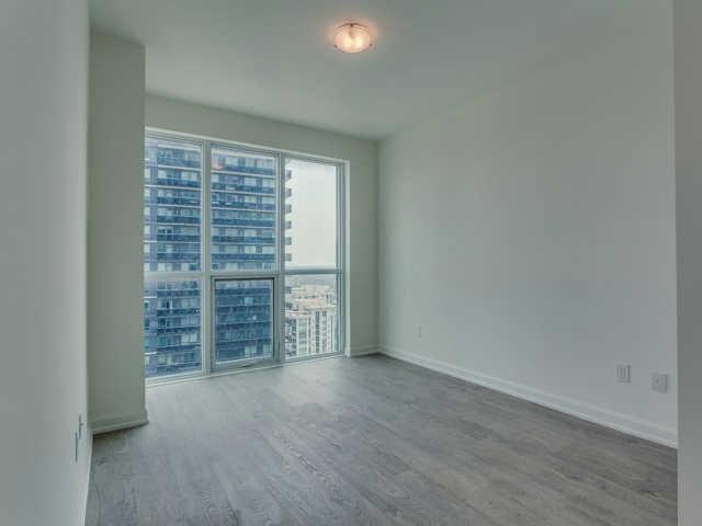 2708 - 9 Bogert Ave, Condo with 2 bedrooms, 2 bathrooms and 1 parking in Toronto ON | Image 8