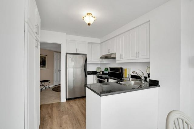 909 - 1700 The Collegeway, Condo with 2 bedrooms, 2 bathrooms and 1 parking in Mississauga ON | Image 3