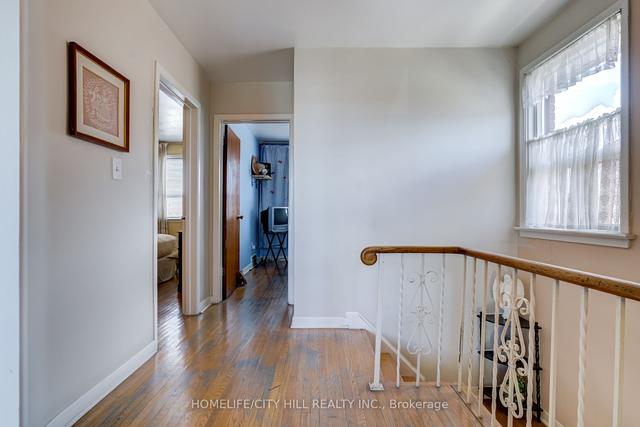 1364 Lawrence Ave W, House semidetached with 3 bedrooms, 2 bathrooms and 4 parking in Toronto ON | Image 5