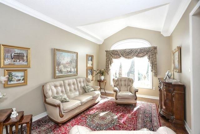 20 Helmsdale Ave, House detached with 3 bedrooms, 3 bathrooms and 4 parking in Vaughan ON | Image 4