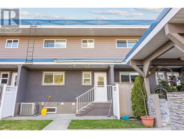 4 - 1600 Front Street, House attached with 3 bedrooms, 1 bathrooms and null parking in Revelstoke BC | Image 6