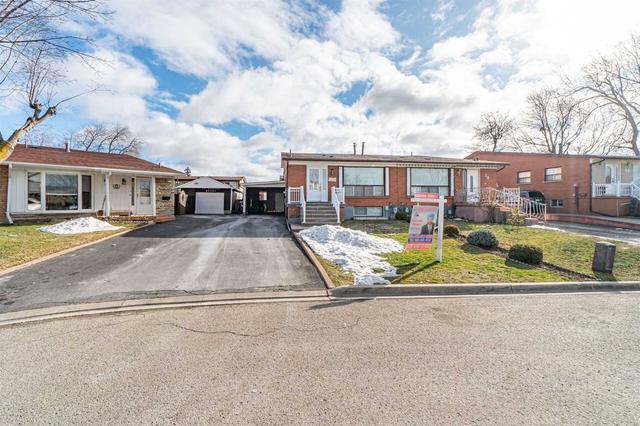 26 Sharon Crt, House semidetached with 4 bedrooms, 2 bathrooms and 4 parking in Brampton ON | Image 34