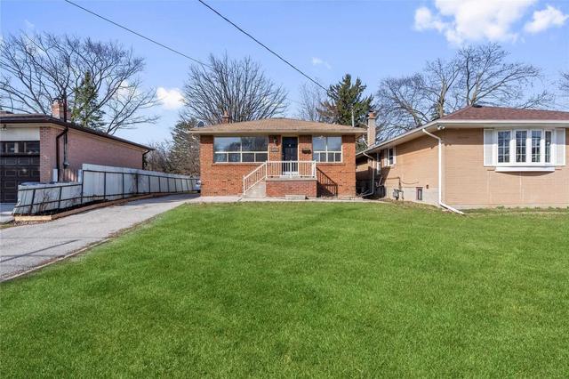 1020 Willowdale Ave, House detached with 3 bedrooms, 2 bathrooms and 4 parking in Toronto ON | Image 1