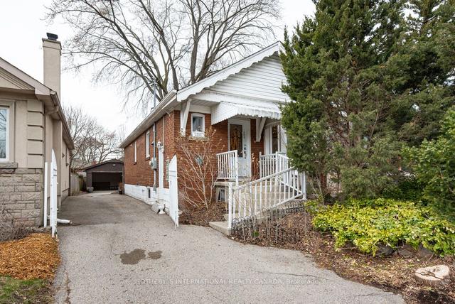 1202 Islington Ave, House detached with 2 bedrooms, 2 bathrooms and 5 parking in Toronto ON | Image 1