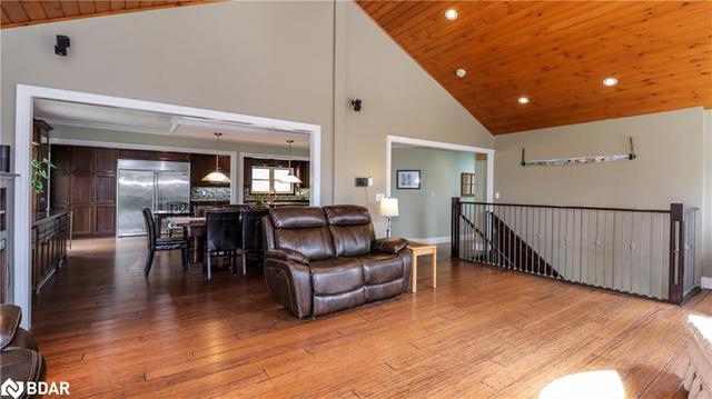 2242 5 Line N, House detached with 4 bedrooms, 3 bathrooms and 12 parking in Oro Medonte ON | Image 12