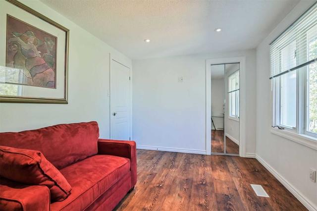 42 Protea Gdns, House attached with 3 bedrooms, 3 bathrooms and 2 parking in Toronto ON | Image 24