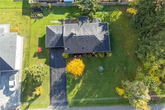 24 Maple Leaf Avenue S, House detached with 3 bedrooms, 2 bathrooms and 7 parking in Fort Erie ON | Image 13