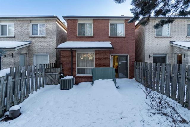 26 Augusta Crt, House attached with 3 bedrooms, 2 bathrooms and 3 parking in Markham ON | Image 35