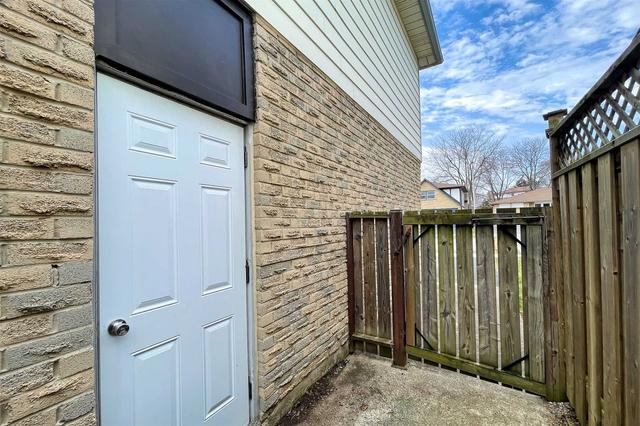 2361 Duncaster Dr, House detached with 3 bedrooms, 3 bathrooms and 3 parking in Burlington ON | Image 33