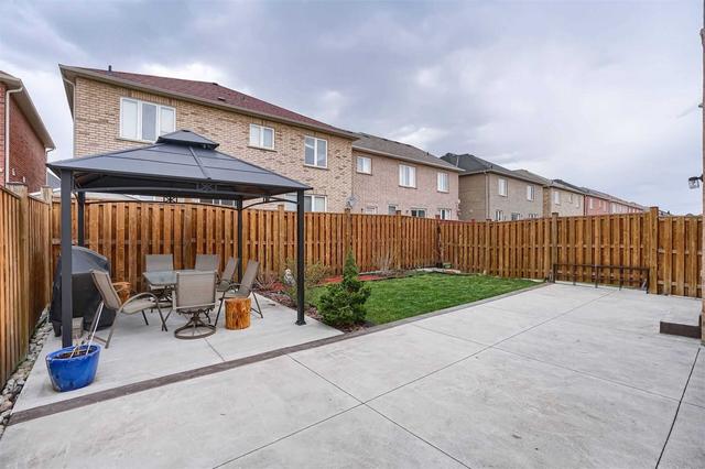113 Footbridge Cres, House detached with 4 bedrooms, 5 bathrooms and 6 parking in Brampton ON | Image 31