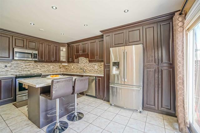 11 Marshmarigold Dr, House detached with 4 bedrooms, 4 bathrooms and 8 parking in Brampton ON | Image 22