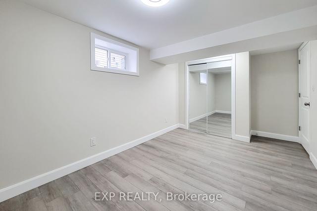 81 West 25th St, House detached with 2 bedrooms, 1 bathrooms and 2 parking in Hamilton ON | Image 2