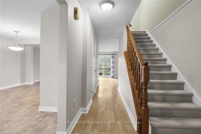 39 - 217 Martinet Ave, Townhouse with 3 bedrooms, 2 bathrooms and 1 parking in London ON | Image 32