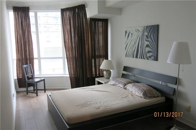 Lph05 - 55 Bloor St E, Condo with 2 bedrooms, 2 bathrooms and 1 parking in Toronto ON | Image 3