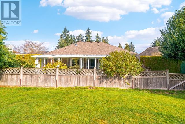 870 Fairways Dr, House detached with 3 bedrooms, 2 bathrooms and 4 parking in Qualicum Beach BC | Image 19
