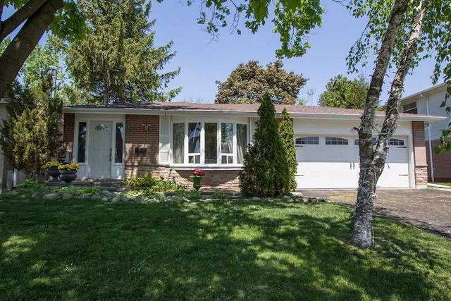 12 Dunsinane Dr, House detached with 3 bedrooms, 3 bathrooms and 2 parking in Markham ON | Image 2