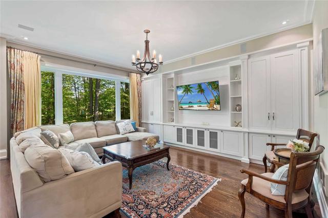 25 Sifton Crt, House detached with 4 bedrooms, 8 bathrooms and 9 parking in Toronto ON | Image 36