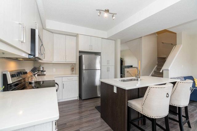 958 West Village Sq, Condo with 4 bedrooms, 3 bathrooms and 2 parking in London ON | Image 5