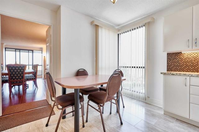605 - 3 Concorde Pl, Condo with 2 bedrooms, 3 bathrooms and 1 parking in Toronto ON | Image 5