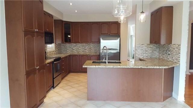 29 Wolfson Cres, House detached with 4 bedrooms, 3 bathrooms and 6 parking in Richmond Hill ON | Image 5