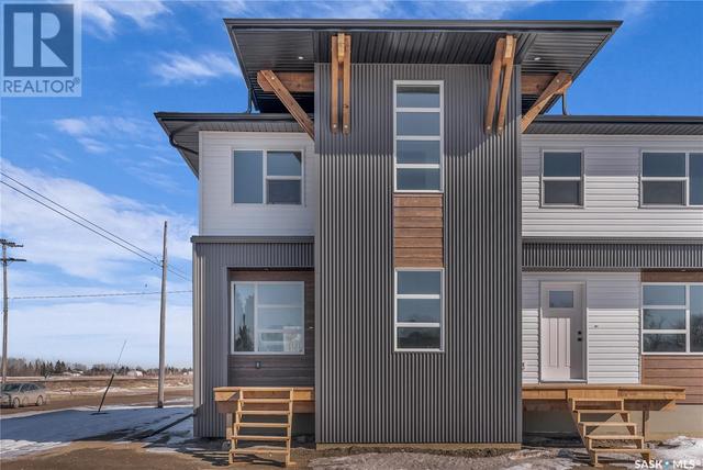 316b 5th Street, House semidetached with 3 bedrooms, 3 bathrooms and null parking in Humboldt SK | Image 1