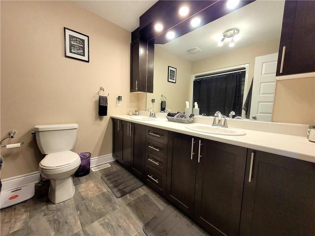1154 Clement Court, Townhouse with 4 bedrooms, 2 bathrooms and 3 parking in Cornwall ON | Image 17