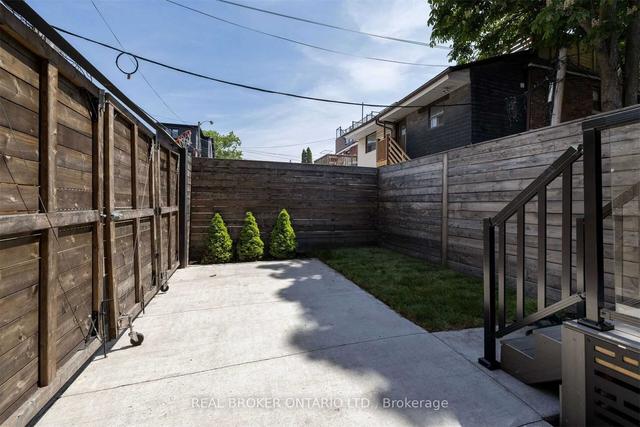 259 Crawford St, House semidetached with 3 bedrooms, 4 bathrooms and 0 parking in Toronto ON | Image 5