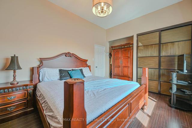 66 Carisbrook Crt, Townhouse with 3 bedrooms, 2 bathrooms and 2 parking in Brampton ON | Image 16