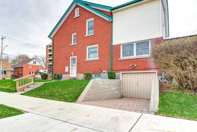 73 Bruce St, House detached with 3 bedrooms, 2 bathrooms and 4 parking in Kitchener ON | Image 34