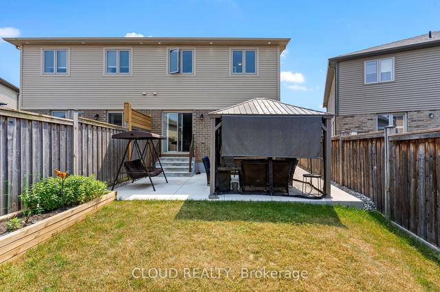 162 Westbank Tr, House semidetached with 3 bedrooms, 3 bathrooms and 5 parking in Hamilton ON | Image 14