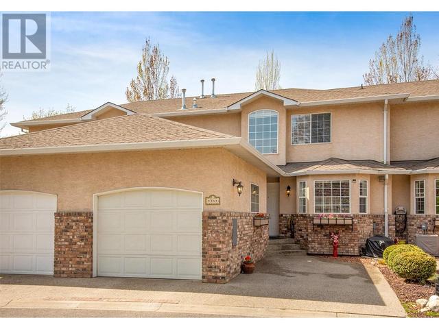 34 - 527 Yates Road, House attached with 3 bedrooms, 2 bathrooms and 2 parking in Kelowna BC | Image 2