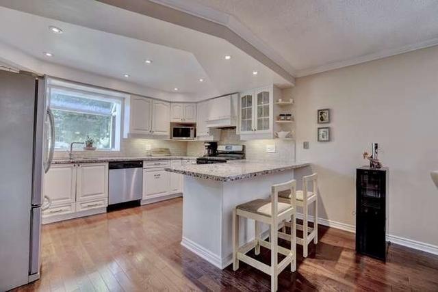 2289 Belfast Cres, House detached with 4 bedrooms, 3 bathrooms and 8 parking in Mississauga ON | Image 3
