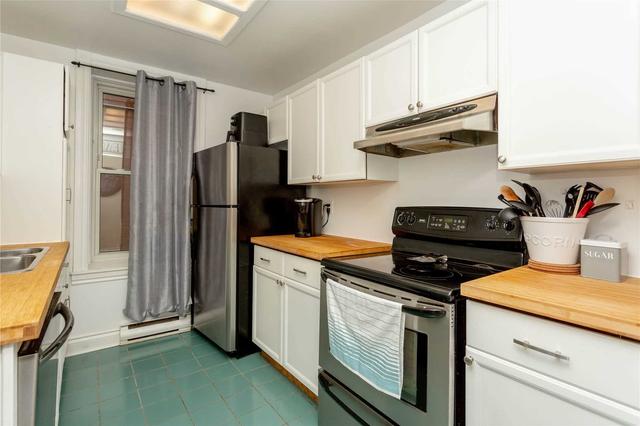 104 - 460 Wellington St, Condo with 2 bedrooms, 2 bathrooms and 1 parking in London ON | Image 2