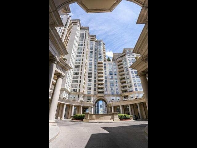 th146 - 2289 Lake Shore W Blvd W, Townhouse with 3 bedrooms, 3 bathrooms and 2 parking in Toronto ON | Image 2