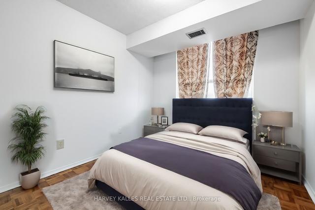 1612 - 3077 Weston Rd, Condo with 2 bedrooms, 2 bathrooms and 1 parking in Toronto ON | Image 9