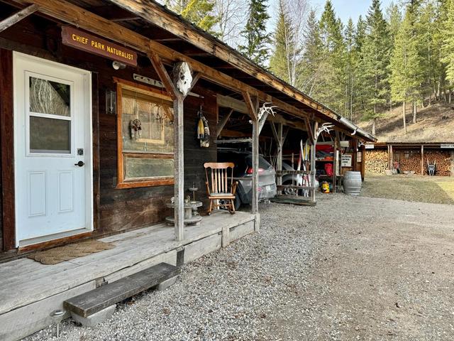 4423 Highway 95, House detached with 3 bedrooms, 2 bathrooms and null parking in Columbia Shuswap A BC | Image 26