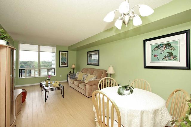 1007 - 1 Hickory Tree Rd, Condo with 1 bedrooms, 1 bathrooms and 1 parking in Toronto ON | Image 4