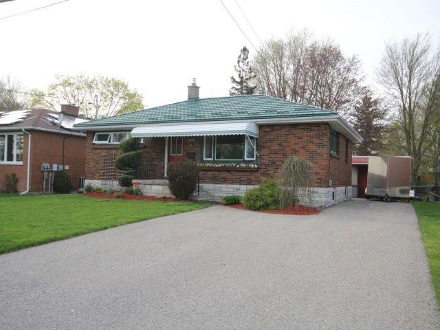 835 Anne St, House detached with 3 bedrooms, 2 bathrooms and 8 parking in Woodstock ON | Image 1