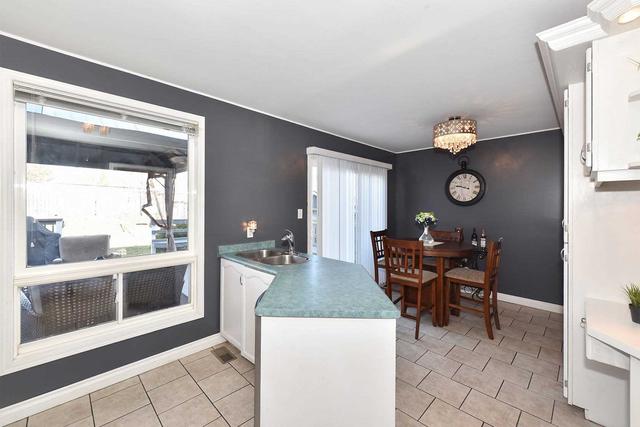 1632 Canadore Cres, House detached with 3 bedrooms, 2 bathrooms and 4 parking in Oshawa ON | Image 6