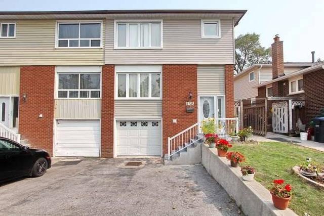 138 Kingswood Dr, House semidetached with 3 bedrooms, 3 bathrooms and 3 parking in Brampton ON | Image 1