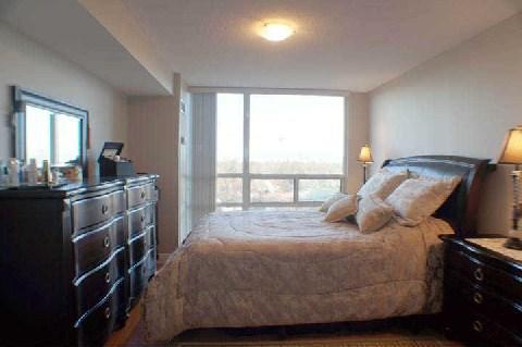 809 - 509 Beecroft Rd, Condo with 2 bedrooms, 2 bathrooms and 1 parking in Toronto ON | Image 11