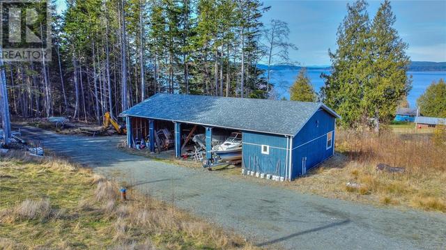 850 Lanqvist Rd, House detached with 3 bedrooms, 2 bathrooms and 6 parking in Mount Waddington C BC | Image 41