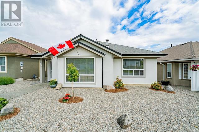 839 Edgeware Ave, House detached with 2 bedrooms, 2 bathrooms and 2 parking in Parksville BC | Card Image