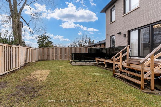29 Halkin Cres, House detached with 4 bedrooms, 7 bathrooms and 6 parking in Toronto ON | Image 35