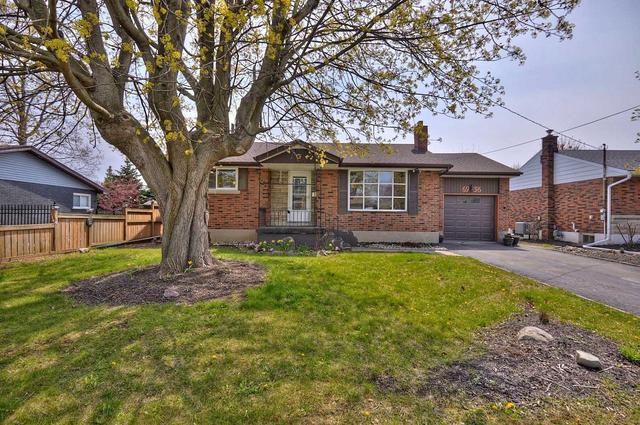 6936 Harriman St, House detached with 3 bedrooms, 2 bathrooms and 3 parking in Niagara Falls ON | Image 1