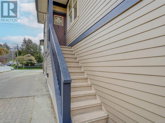 3 - 220 Moss St, Condo with 2 bedrooms, 1 bathrooms and 1 parking in Victoria BC | Image 6