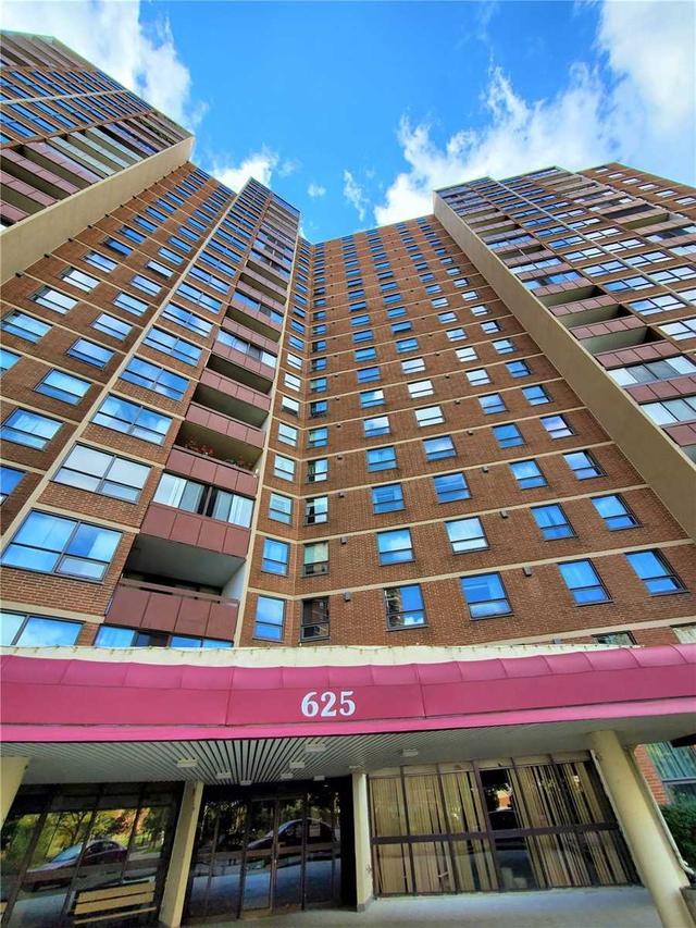 807 - 625 The West Mall St, Condo with 3 bedrooms, 2 bathrooms and 1 parking in Toronto ON | Image 1