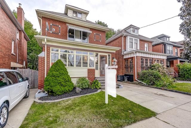 83 Graham Ave S, House detached with 4 bedrooms, 3 bathrooms and 5 parking in Hamilton ON | Image 12