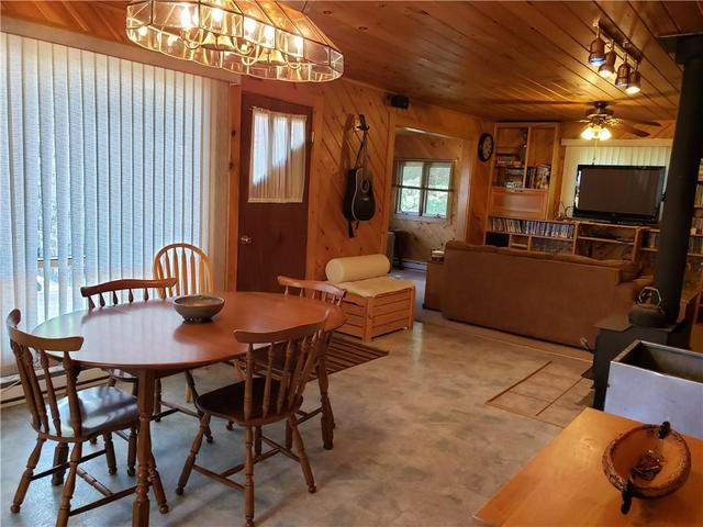 165 Kawigamog Lake Road, House detached with 2 bedrooms, 1 bathrooms and 5 parking in Parry Sound, Unorganized, Centre Part ON | Image 3