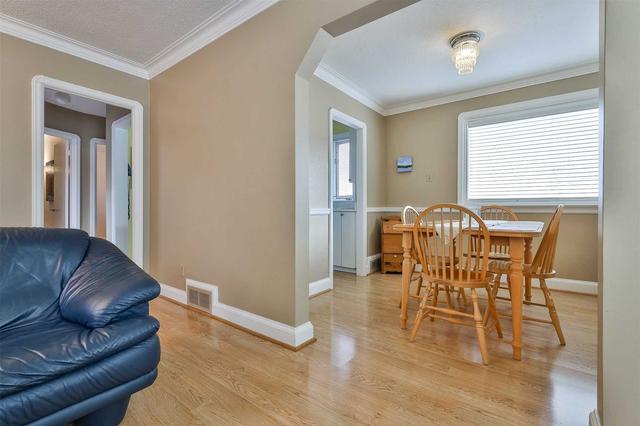 594 Broadway Ave, House detached with 2 bedrooms, 1 bathrooms and 2 parking in Toronto ON | Image 9